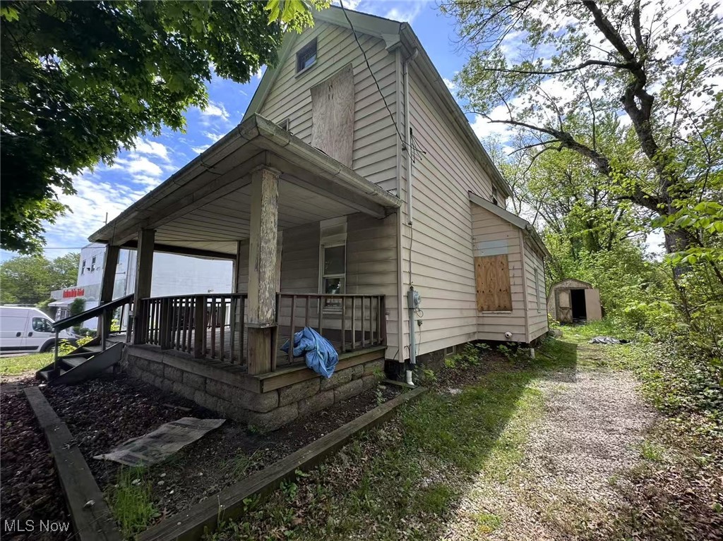 906 E Buchtel Avenue Akron OH 44305