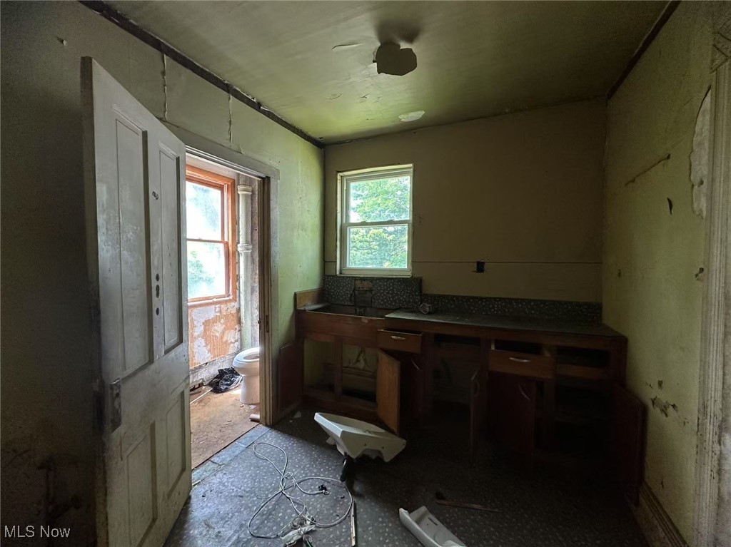 906 E Buchtel Avenue Akron OH 44305