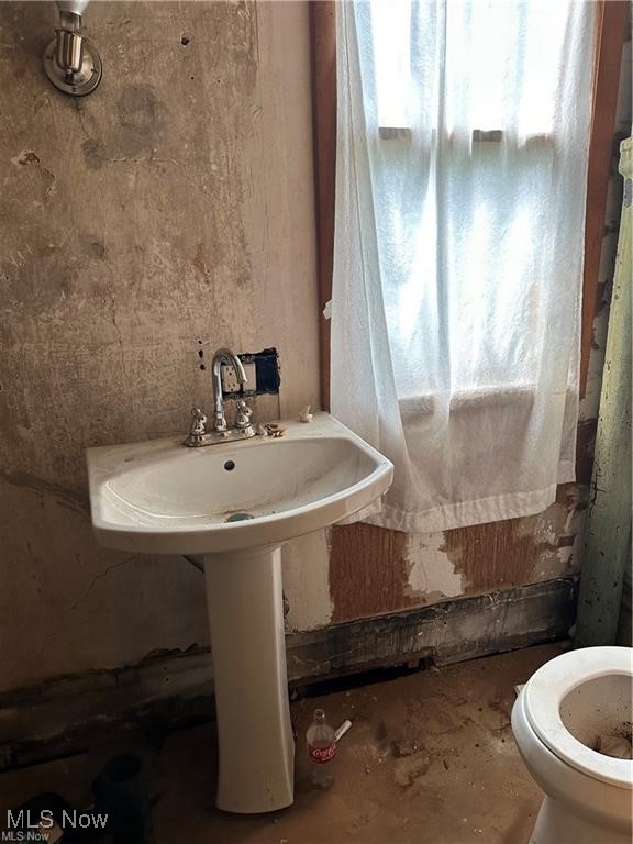 906 E Buchtel Avenue Akron OH 44305