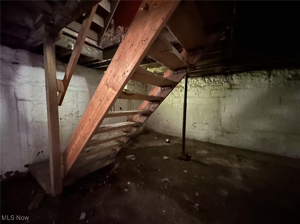 906 E Buchtel Avenue Akron OH 44305