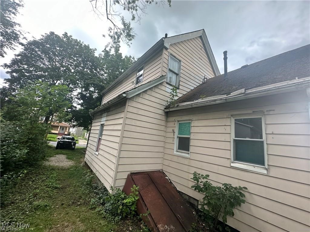 906 E Buchtel Avenue Akron OH 44305