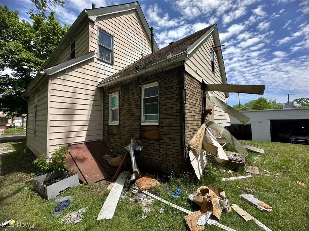 906 E Buchtel Avenue Akron OH 44305