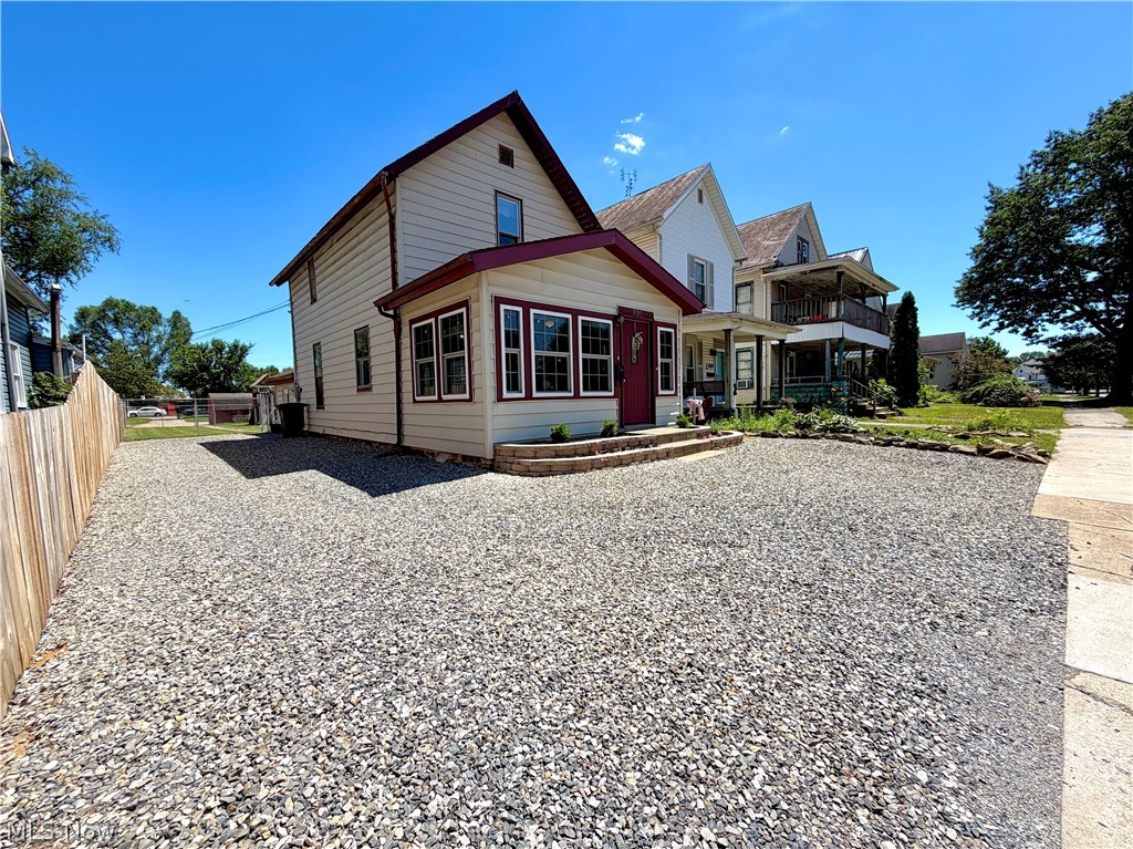 151 Beaver Avenue NE New Philadelphia OH 44663