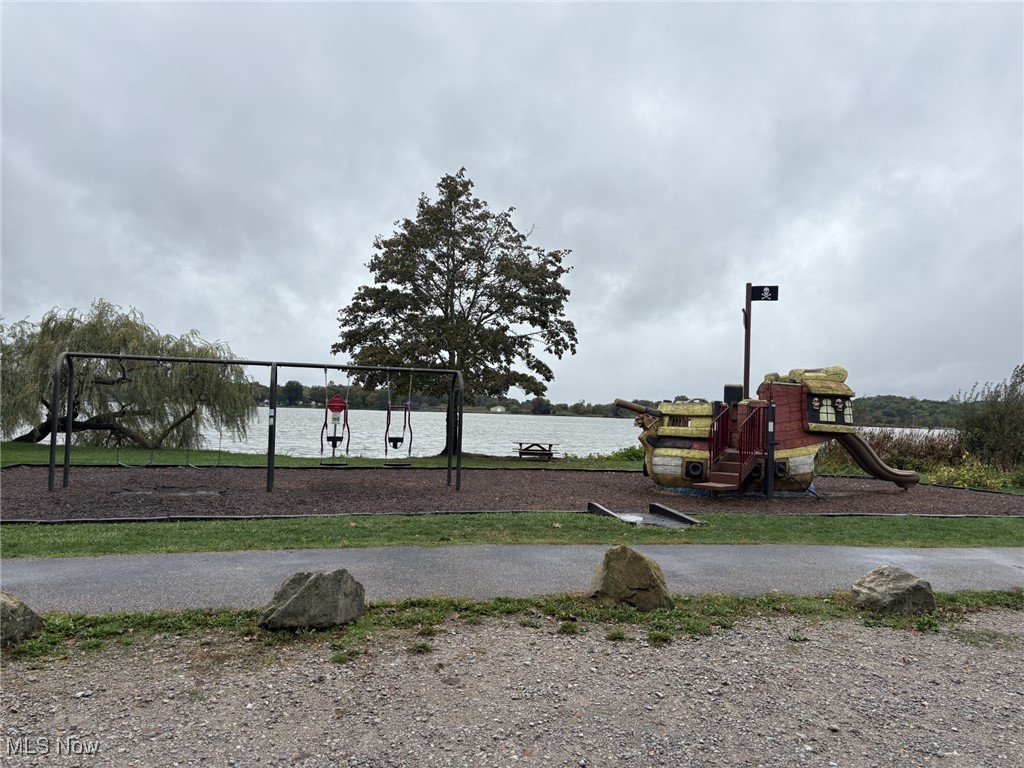 2545 Cross Way Akron OH 44312