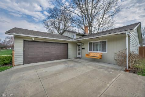 24281 Lebern Drive North Olmsted OH 44070