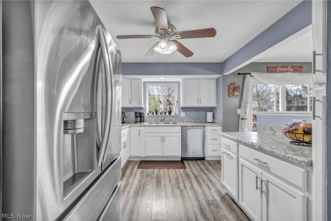 24281 Lebern Drive North Olmsted OH 44070