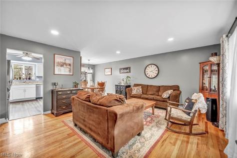 24281 Lebern Drive North Olmsted OH 44070