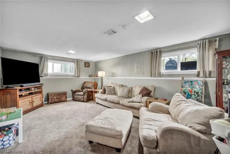 24281 Lebern Drive North Olmsted OH 44070