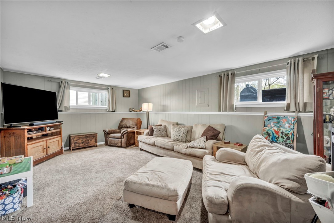 24281 Lebern Drive North Olmsted OH 44070