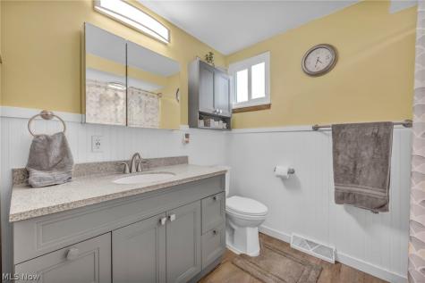 24281 Lebern Drive North Olmsted OH 44070
