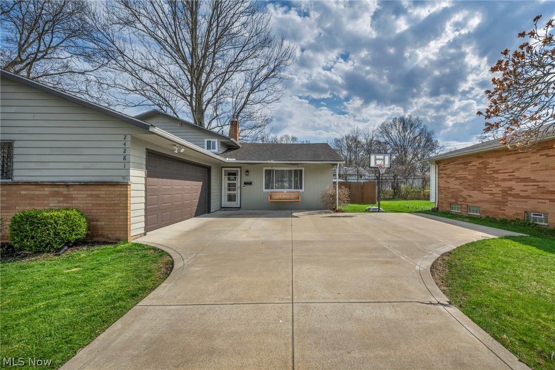 24281 Lebern Drive North Olmsted OH 44070