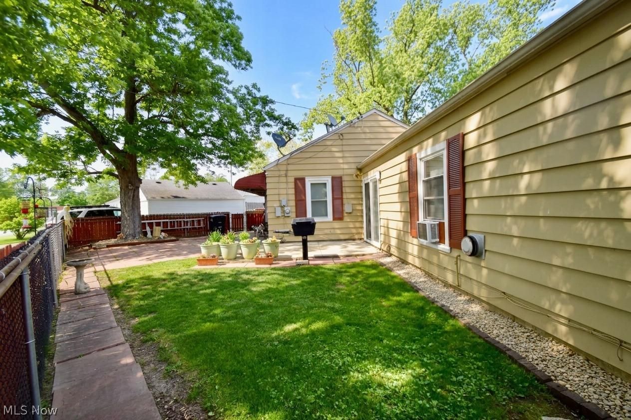 892 W River Road N Elyria OH 44035