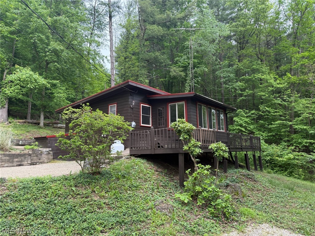 6090 Revere Road SW Bowerston OH 44695