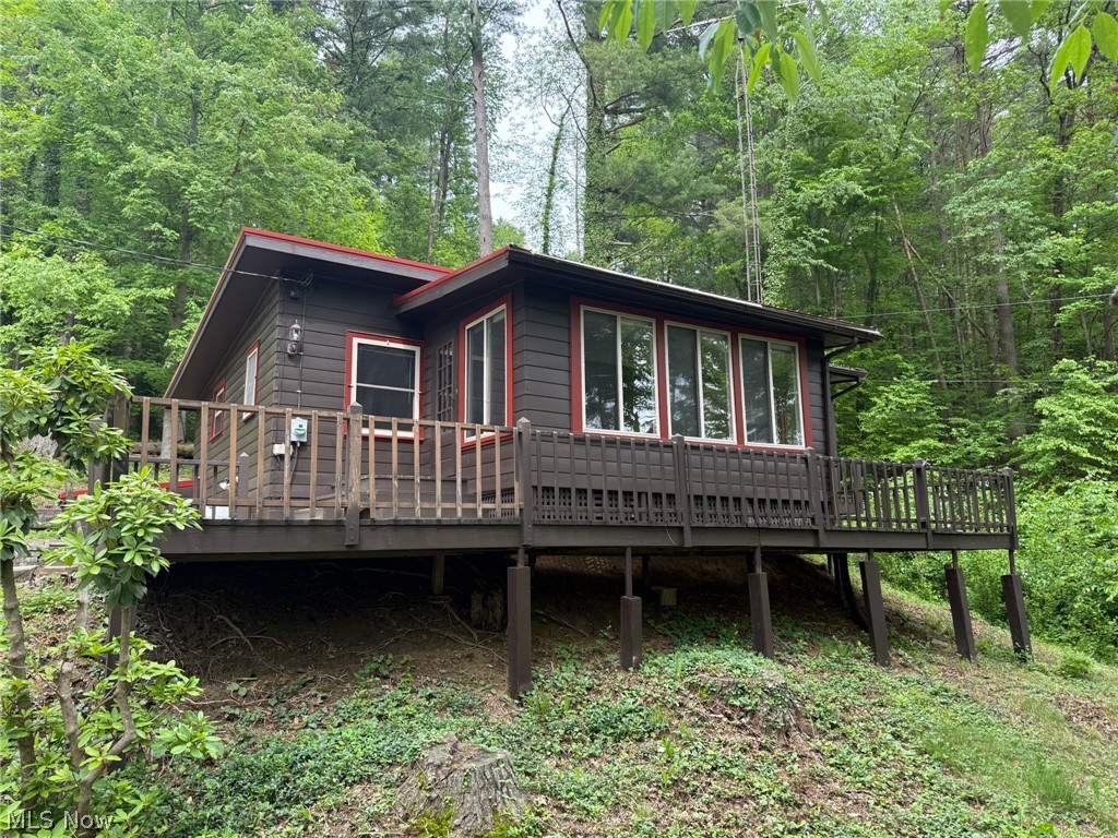 6090 Revere Road SW Bowerston OH 44695