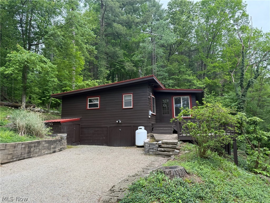 6090 Revere Road SW Bowerston OH 44695