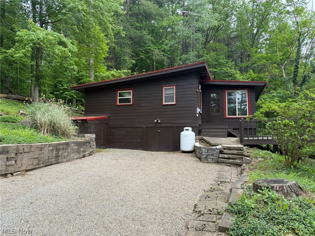 6090 Revere Road SW Bowerston OH 44695