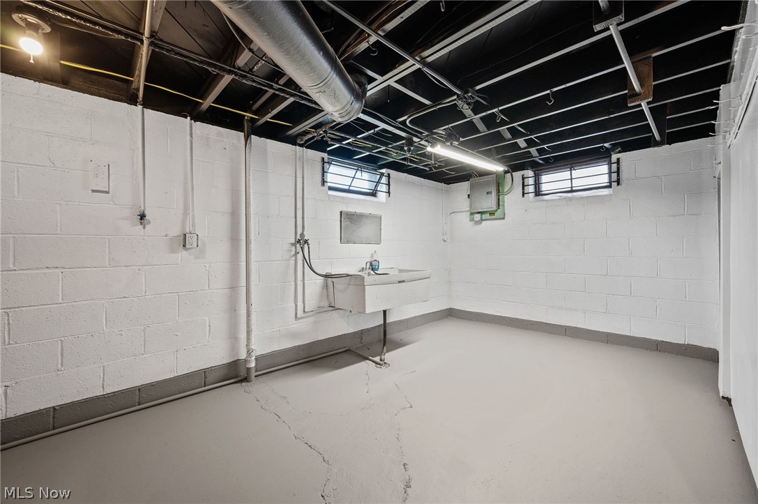 5503 Westlake Avenue Parma OH 44129