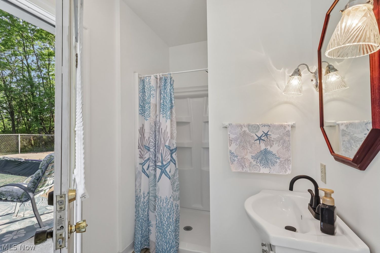 1645 Nelson Lane Bristolville OH 44402