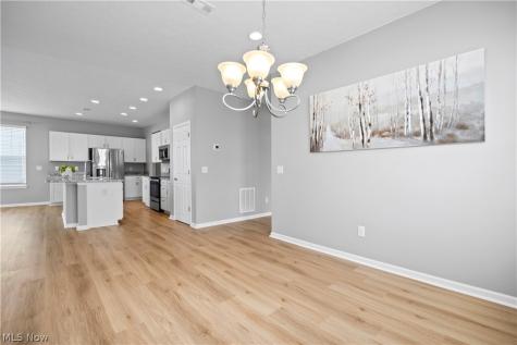 292 Kensington Way Elyria OH 44035