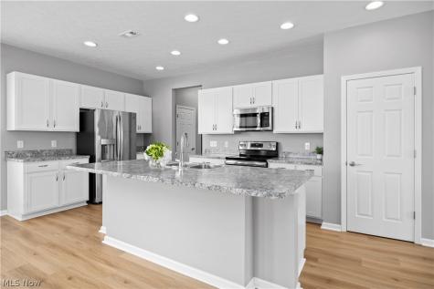 292 Kensington Way Elyria OH 44035