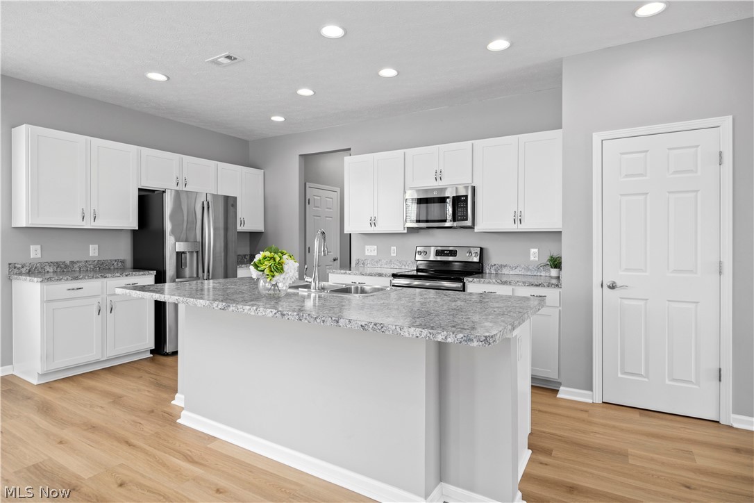 292 Kensington Way Elyria OH 44035