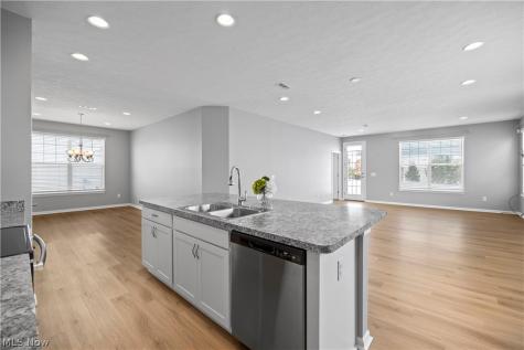 292 Kensington Way Elyria OH 44035