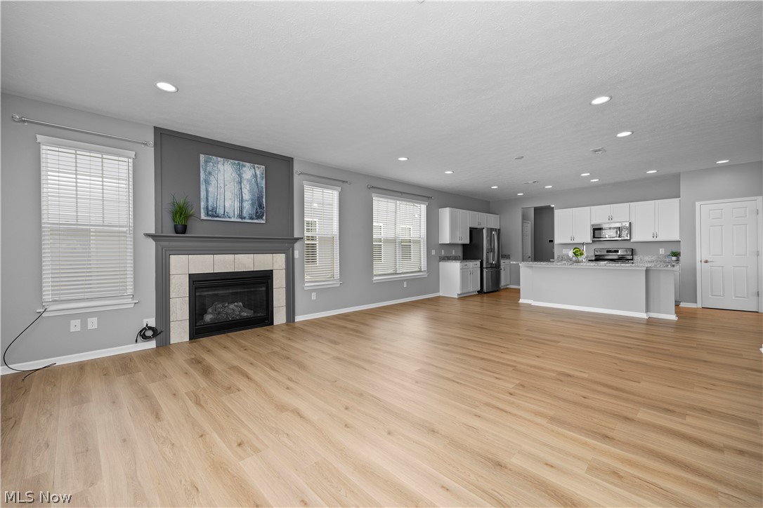 292 Kensington Way Elyria OH 44035