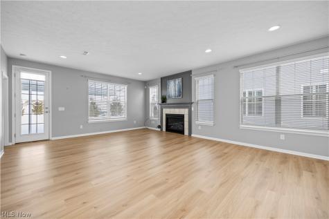 292 Kensington Way Elyria OH 44035