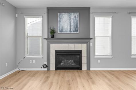 292 Kensington Way Elyria OH 44035