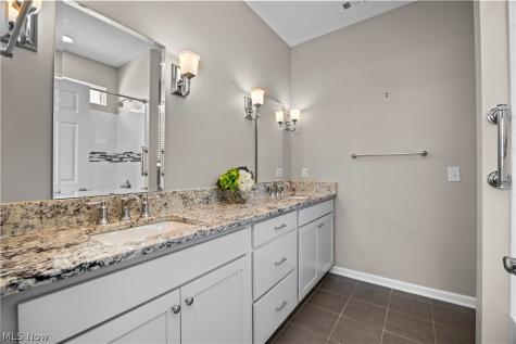 292 Kensington Way Elyria OH 44035