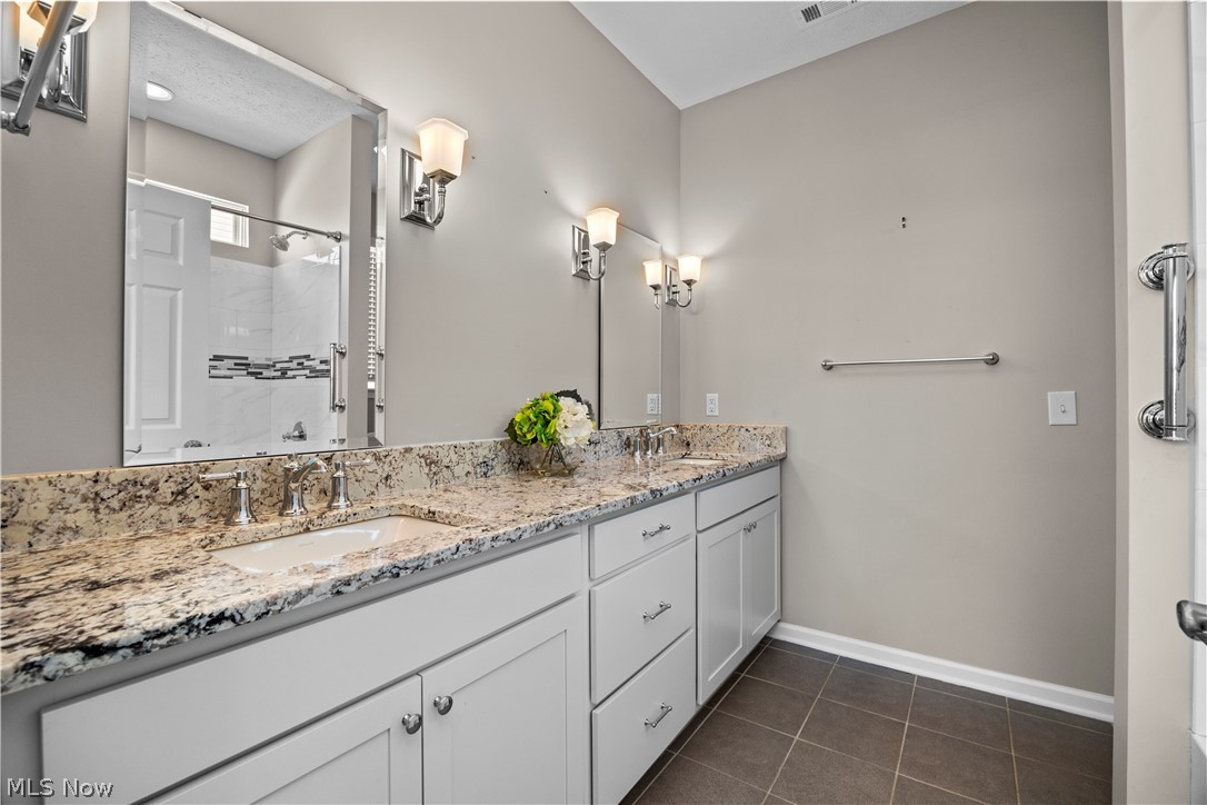 292 Kensington Way Elyria OH 44035