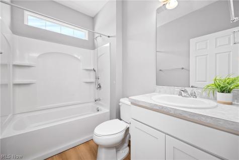 292 Kensington Way Elyria OH 44035