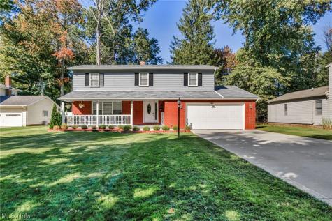 27478 Cottonwood Trail North Olmsted OH 44070
