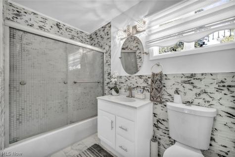 27478 Cottonwood Trail North Olmsted OH 44070