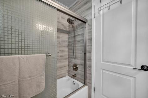 27478 Cottonwood Trail North Olmsted OH 44070