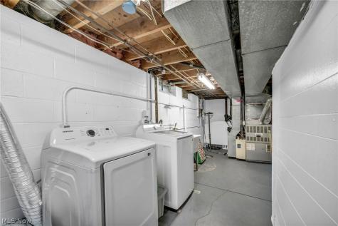 27478 Cottonwood Trail North Olmsted OH 44070