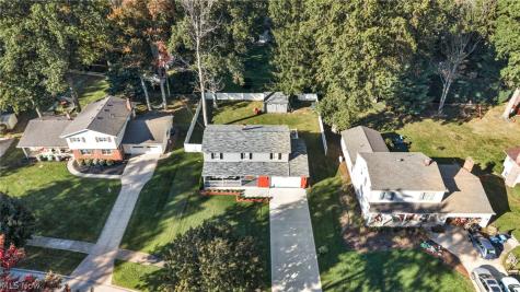27478 Cottonwood Trail North Olmsted OH 44070