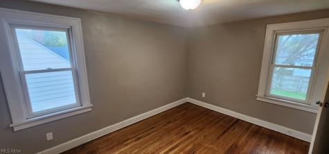 1353 Avondale South Euclid OH 44121