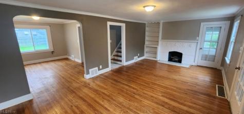 1353 Avondale South Euclid OH 44121