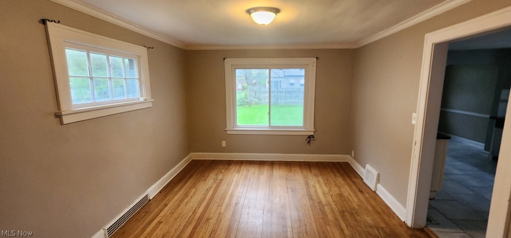 1353 Avondale South Euclid OH 44121