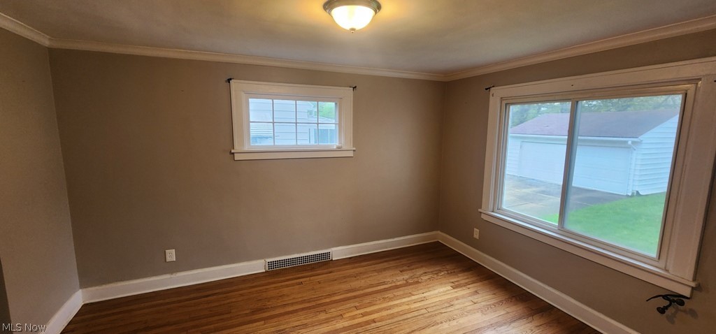 1353 Avondale South Euclid OH 44121