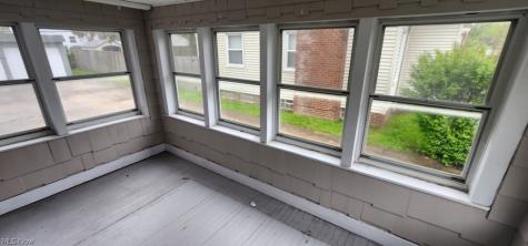 1353 Avondale South Euclid OH 44121