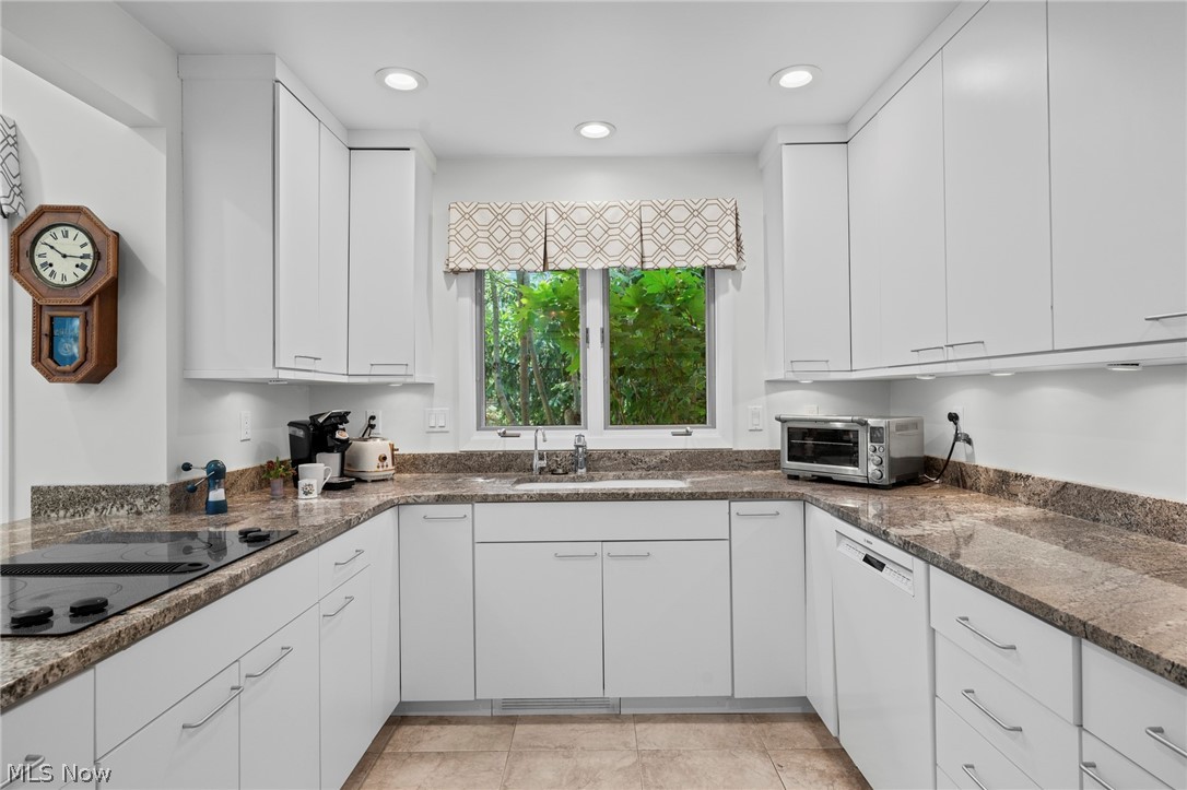 17 Kenwood Court Beachwood OH 44122