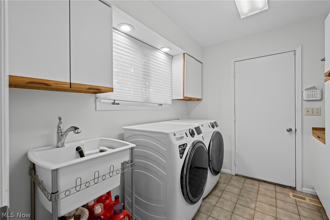 17 Kenwood Court Beachwood OH 44122