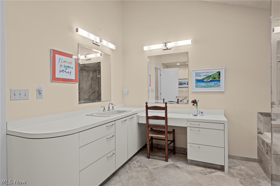 17 Kenwood Court Beachwood OH 44122