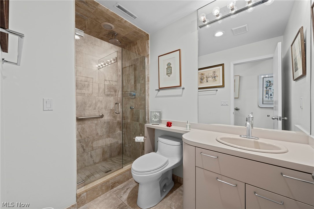 17 Kenwood Court Beachwood OH 44122