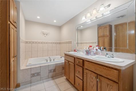 9445 Barr Road Brecksville OH 44141