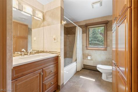 9445 Barr Road Brecksville OH 44141
