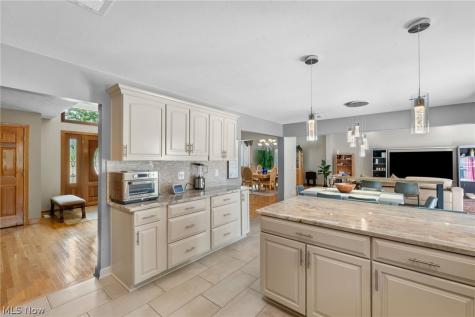 9445 Barr Road Brecksville OH 44141