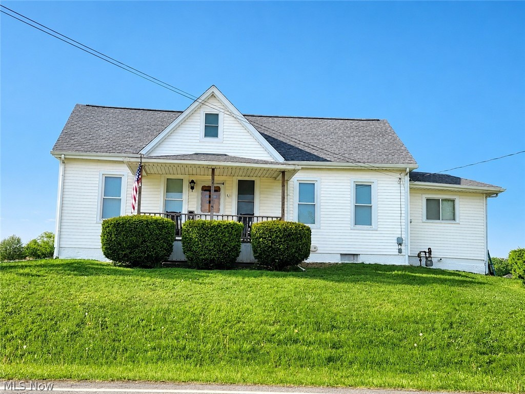 8942 Edison Street NE Louisville OH 44641